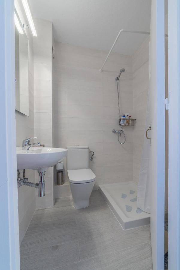 Vistas Al Mar Y La Piscina Apartment Аренал д'ен Кастел Екстериор снимка